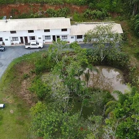 Hospedagem Mafli Barra do Trombudo Exterior foto